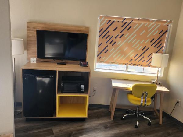 Days Inn & Suites by Wyndham Tucson/Marana : photo 5 de la chambre suite lit king-size deluxe - non-fumeurs