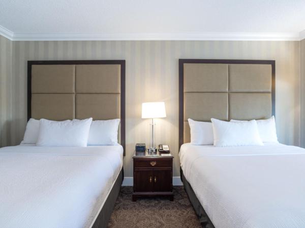 Sandman Signature Edmonton Downtown Hotel : photo 3 de la chambre chambre deluxe avec 2 lits doubles - Étages intermédiaires