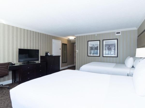 Sandman Signature Edmonton Downtown Hotel : photo 2 de la chambre chambre premium avec 2 lits queen-size - derniers Étages