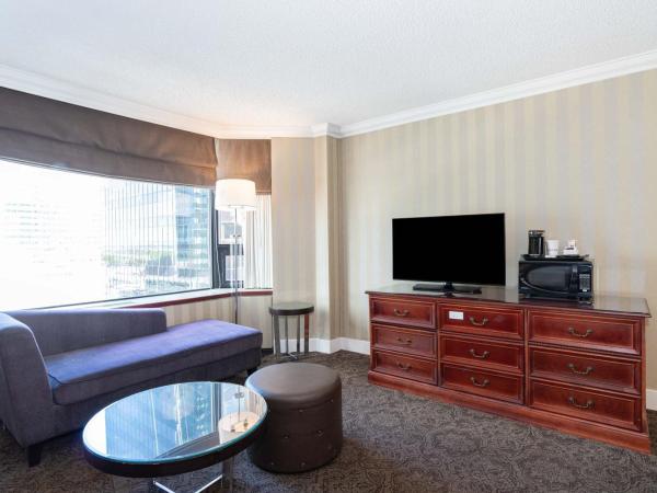 Sandman Signature Edmonton Downtown Hotel : photo 4 de la chambre grande chambre deluxe avec 1 lit king-size - Étages intermédiaires