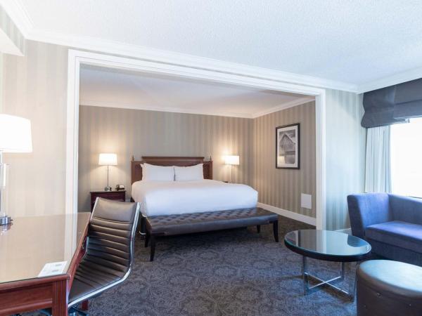 Sandman Signature Edmonton Downtown Hotel : photo 1 de la chambre grande chambre deluxe avec 1 lit king-size - Étages intermédiaires