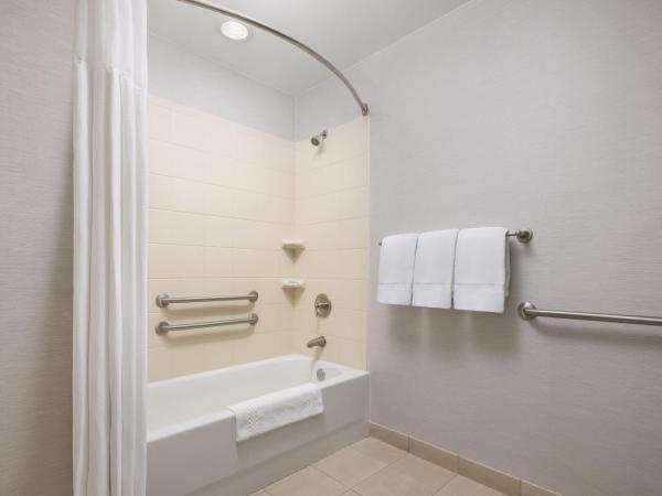 Courtyard By Marriott Las Vegas Stadium Area : photo 5 de la chambre chambre avec 2 grands lits queen-size 
