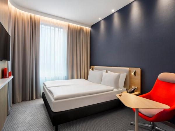 Holiday Inn Express Munich City West, an IHG Hotel : photo 6 de la chambre chambre standard lit queen-size
