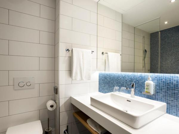 Holiday Inn Express Munich City West, an IHG Hotel : photo 1 de la chambre standad queen room with sofa bed