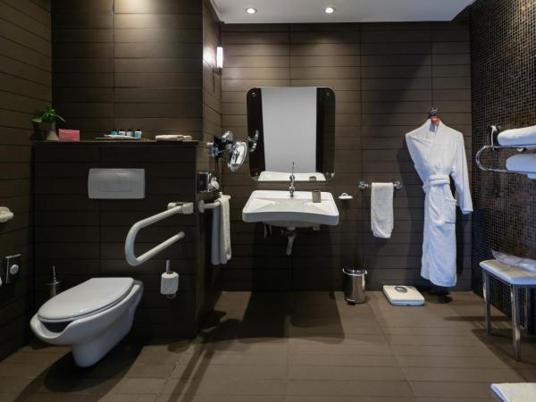 Mövenpick Hotel Gammarth Tunis : photo 6 de la chambre chambre lit king-size classique