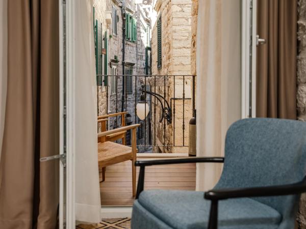 Armerun Heritage Hotel & Residences : photo 8 de la chambre chambre double ou lits jumeaux deluxe avec balcon