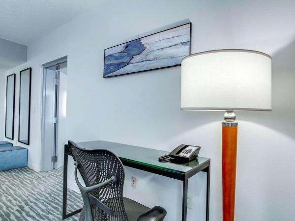 Hilton Garden Inn Louisville-Northeast : photo 1 de la chambre suite lit king-size exécutive