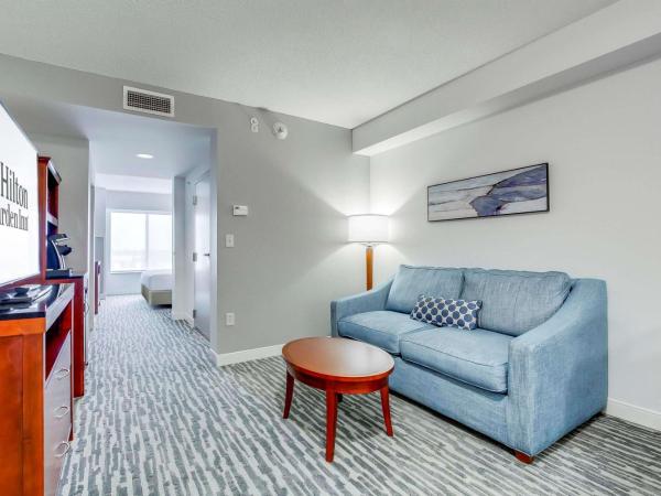 Hilton Garden Inn Louisville-Northeast : photo 4 de la chambre suite junior lit king-size avec canapé-lit