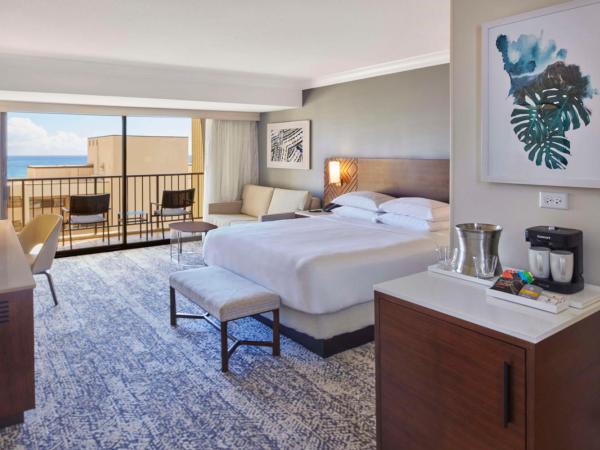 Hilton Hawaiian Village Waikiki Beach Resort : photo 1 de la chambre chambres king avec vue sur le complexe