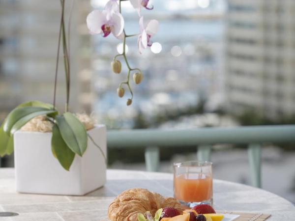 Ramada Plaza by Wyndham Waikiki : photo 5 de la chambre suite studio avec 2 lits queen-size - non-fumeurs