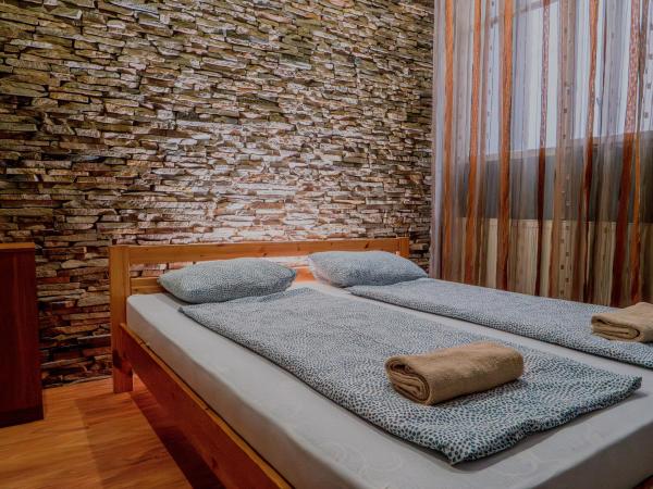 DeeP Guest House : photo 4 de la chambre chambre double ou lits jumeaux avec salle de bains commune