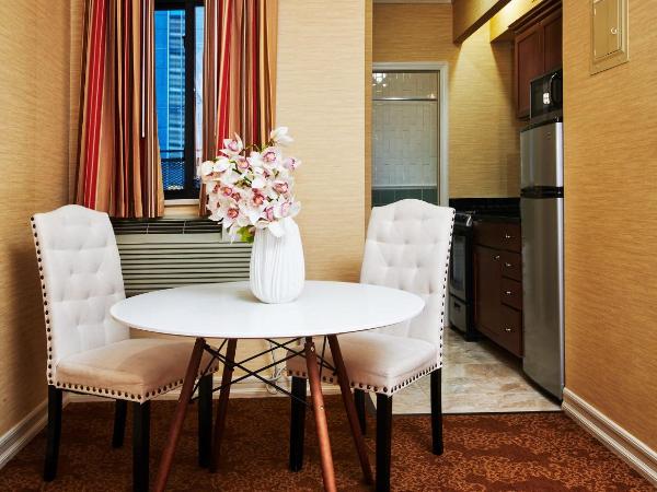 Radio City Apartments : photo 3 de la chambre studio de grand standing avec lit king-size