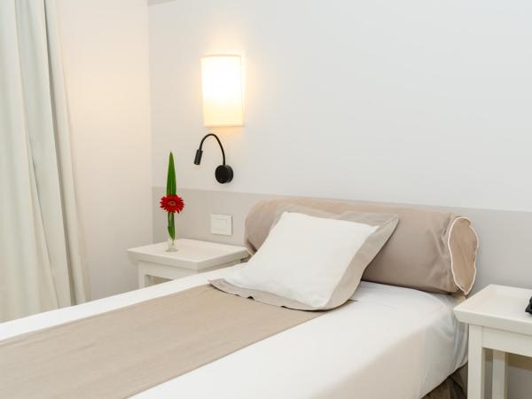 Loi Suites Recoleta Hotel : photo 4 de la chambre chambre lits jumeaux