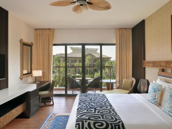 Lapita, Dubai Parks and Resorts, Autograph Collection : photo 2 de la chambre room with theme park access, guest room, 1 king, pool view (complimentary beach access to sheraton jbr and shuttle to moe & dubai mall)
