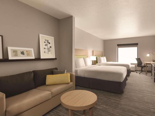 Country Inn & Suites by Radisson, Tampa Airport East-RJ Stadium : photo 4 de la chambre chambre premium avec 2 lits queen-size - non-fumeurs