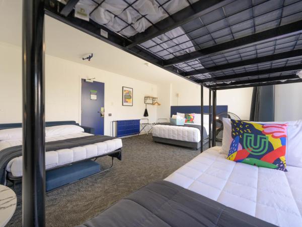 Urban Lounge Sleepery : photo 1 de la chambre chambre familiale avec salle de bains commune