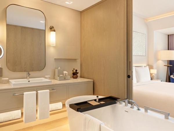 Palace Dubai Creek Harbour : photo 4 de la chambre deluxe room king - complimentary lagoon access
