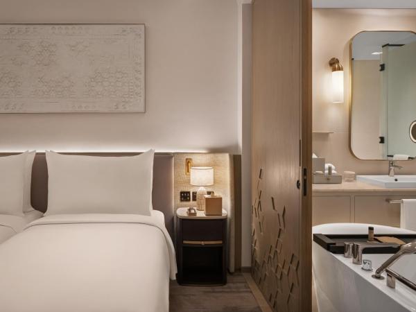 Palace Dubai Creek Harbour : photo 3 de la chambre deluxe canal view room twin - complimentary lagoon access