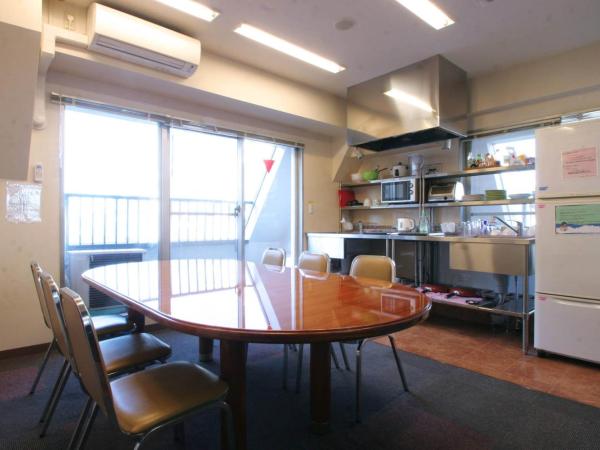 Sakura Hotel Ikebukuro : photo 2 de la chambre chambre avec lits superposés et salle de bains commune - 6 personnes