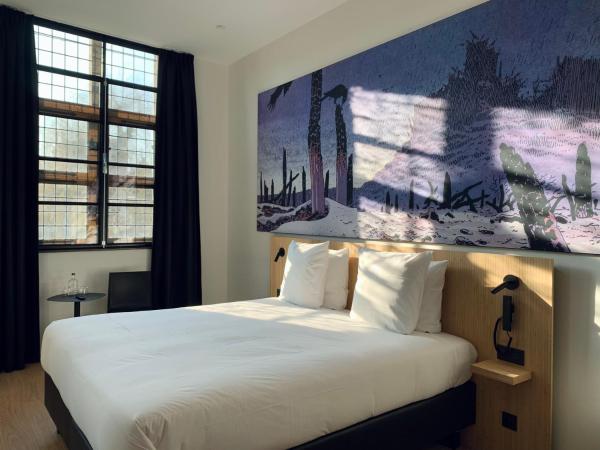 Comic Art Hotel : photo 7 de la chambre hébergement double deluxe vue sur canal