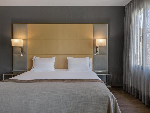 AC Hotel Victoria Suites by Marriott : photo 1 de la chambre chambre lit king-size standard - vue sur rue