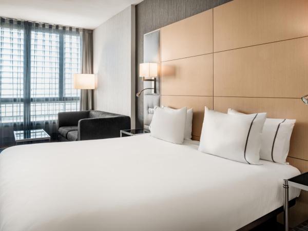 AC Hotel Victoria Suites by Marriott : photo 1 de la chambre premium junior king suite with street view