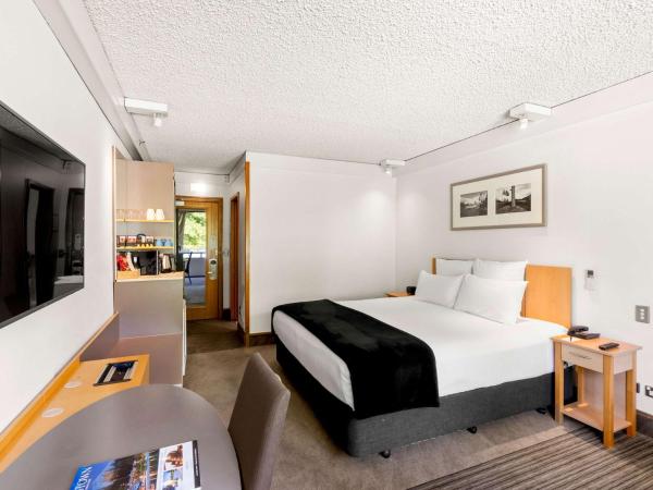 Novotel Queenstown Lakeside : photo 10 de la chambre chambre lit king-size - côté lac