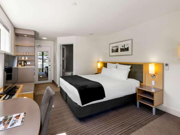 Novotel Queenstown Lakeside : photo 8 de la chambre chambre lit king-size - vue sur montagnes
