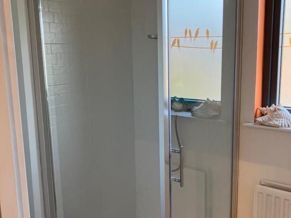 Les Trois Blocs : photo 10 de la chambre chambre double avec salle de bains privative