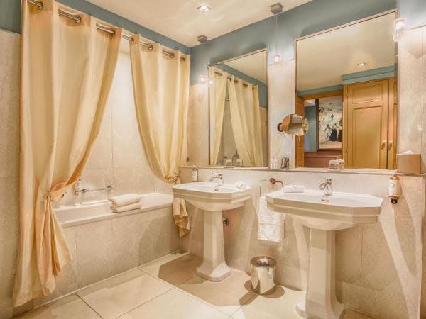 Le Grand Hotel de Cabourg - MGallery Collection : photo 10 de la chambre chambre lit queen-size - vue sur mer