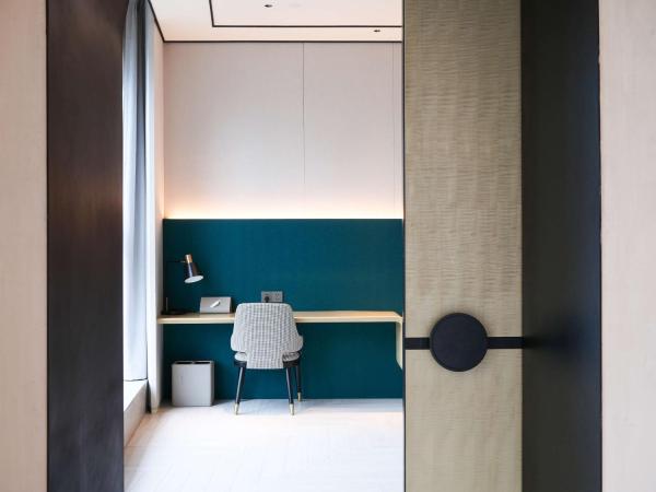 Hilton Garden Inn Nanjing Hexi Olympic Sports Center : photo 4 de la chambre suite deluxe avec lit king-size