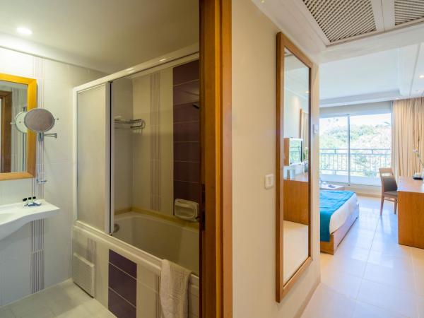 Hotel Bel Azur Thalasso & Bungalows : photo 1 de la chambre chambre double - vue sur jardin