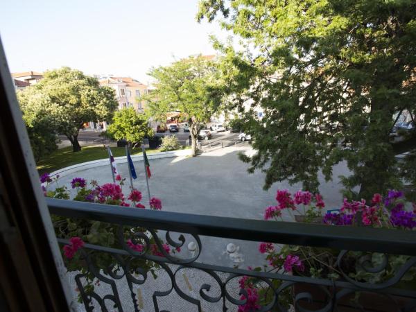 Hotel Solaris : photo 4 de la chambre chambre lits jumeaux - vue sur jardin