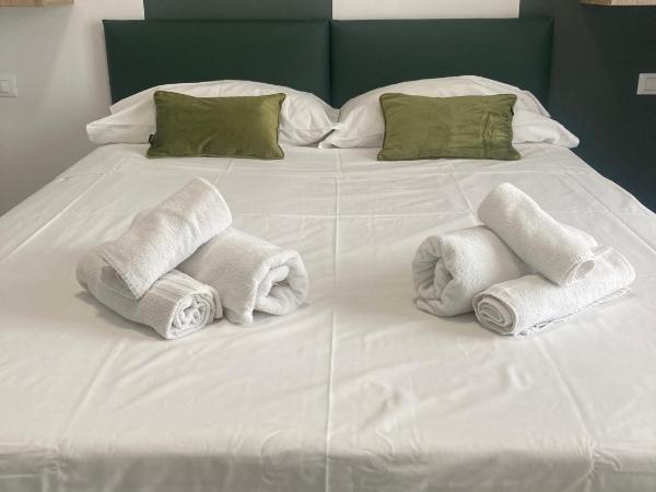 HOLABOLOGNA Luxury Rooms and Flats : photo 6 de la chambre chambre double ou lits jumeaux avec balcon