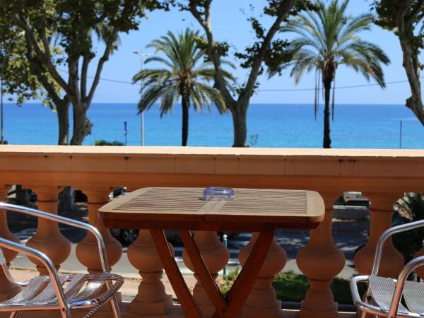 Hotel Pavillon Imperial : photo 2 de la chambre chambre double supérieure avec terrasse - vue sur mer