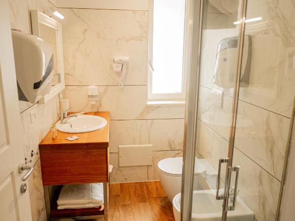 ROOMS alCentro : photo 6 de la chambre chambre triple basique