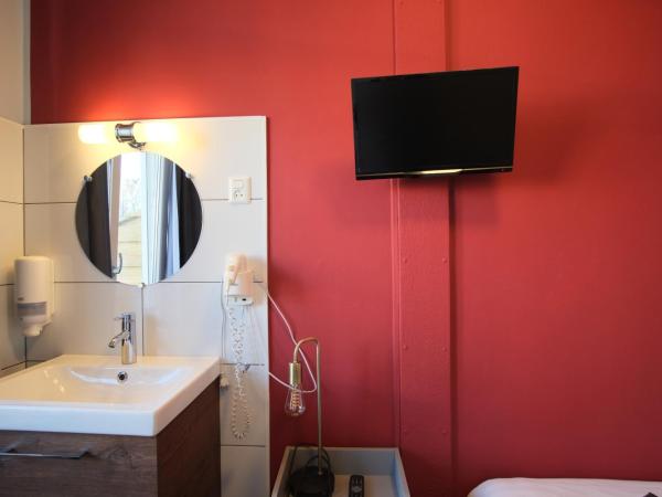 Hotel Abba : photo 5 de la chambre chambre simple avec salle de bains commune