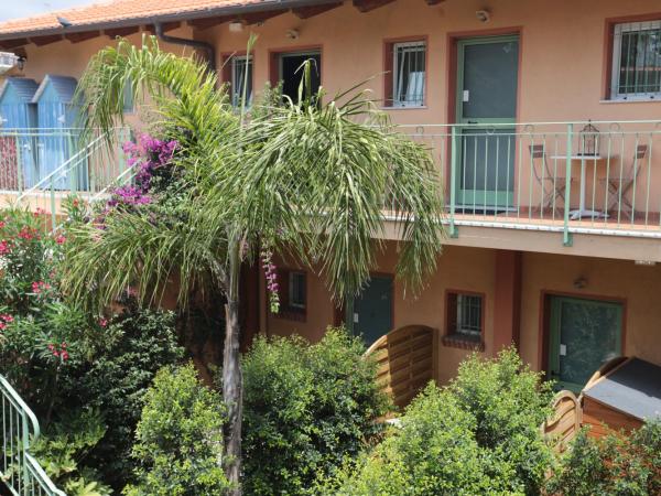 Hotel Pavillon Imperial : photo 1 de la chambre chambre double ou lits jumeaux standard - côté jardin