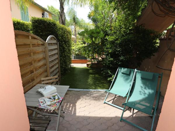 Hotel Pavillon Imperial : photo 7 de la chambre chambre double ou lits jumeaux standard - côté jardin