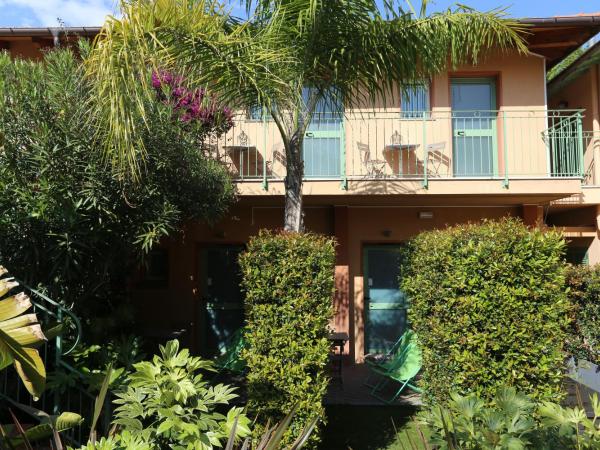 Hotel Pavillon Imperial : photo 10 de la chambre chambre double ou lits jumeaux standard - côté jardin