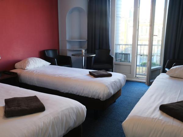 Hotel Abba : photo 3 de la chambre chambre triple avec salle de bains