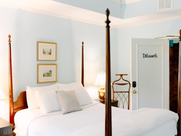 The Morehead Inn : photo 4 de la chambre chambre lit queen-size avec balcon
