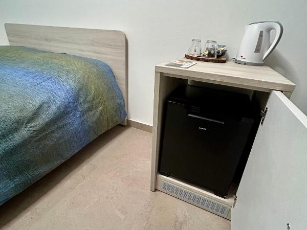 *Veranda's rooms* - Free parking in central Lugano : photo 1 de la chambre chambre double avec salle de bains privative