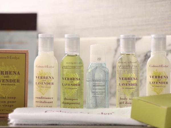 DoubleTree by Hilton Hotel & Suites Victoria : photo 1 de la chambre chambre lit king-size standard