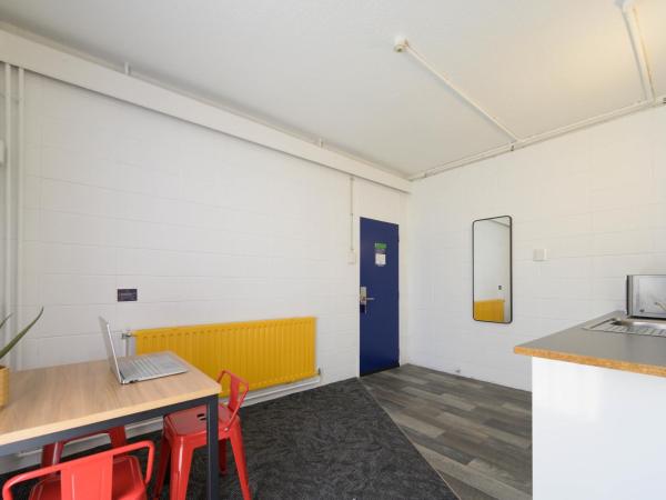 Urban Lounge Sleepery : photo 9 de la chambre chambre double deluxe avec lit d'appoint