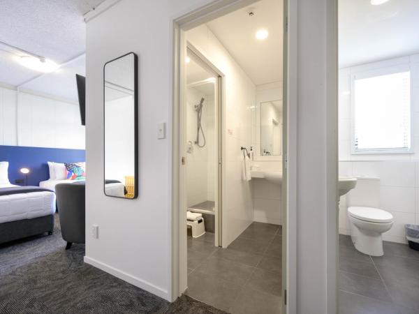 Urban Lounge Sleepery : photo 4 de la chambre chambre triple avec balcon