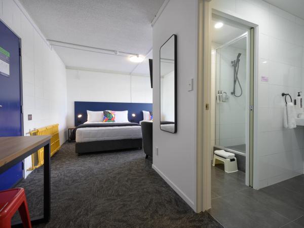 Urban Lounge Sleepery : photo 1 de la chambre chambre triple avec balcon