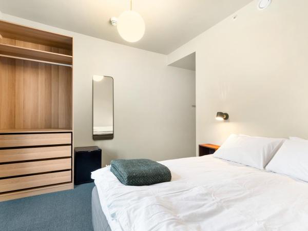 Central Guest House - Bedroom with private Bathroom : photo 6 de la chambre chambre double avec salle de bains privative