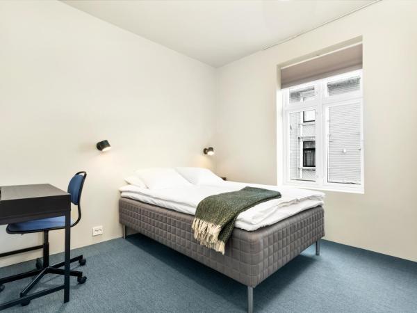 Central Guest House - Bedroom with private Bathroom : photo 5 de la chambre chambre double avec salle de bains privative