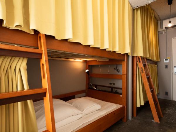 Imano Tokyo Hostel : photo 1 de la chambre chambre familiale avec salle de bains commune